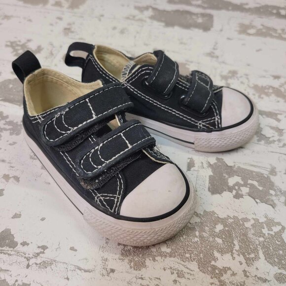 2462 Converse All Stars Toddler Sneakers‎ Size 5 - Picture 1 of 5